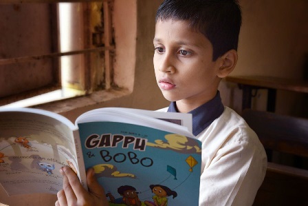 Gappu-&-Bobo-read student